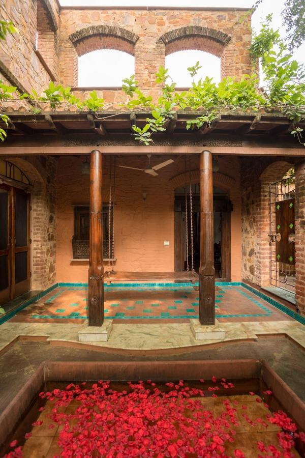 Hostie Chinar Haveli - Heritage Home With Pool, Gurgaon Buitenkant foto