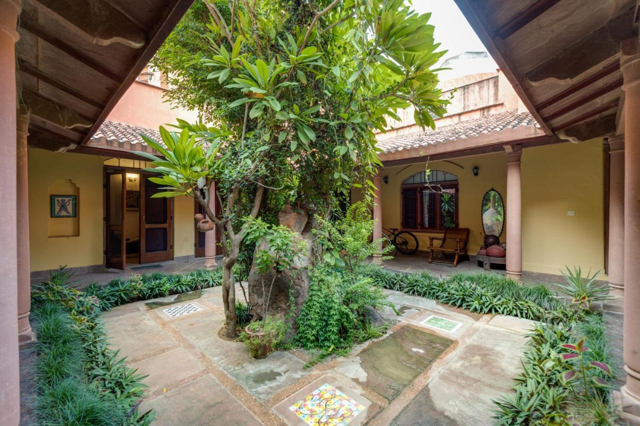 Hostie Chinar Haveli - Heritage Home With Pool, Gurgaon Buitenkant foto