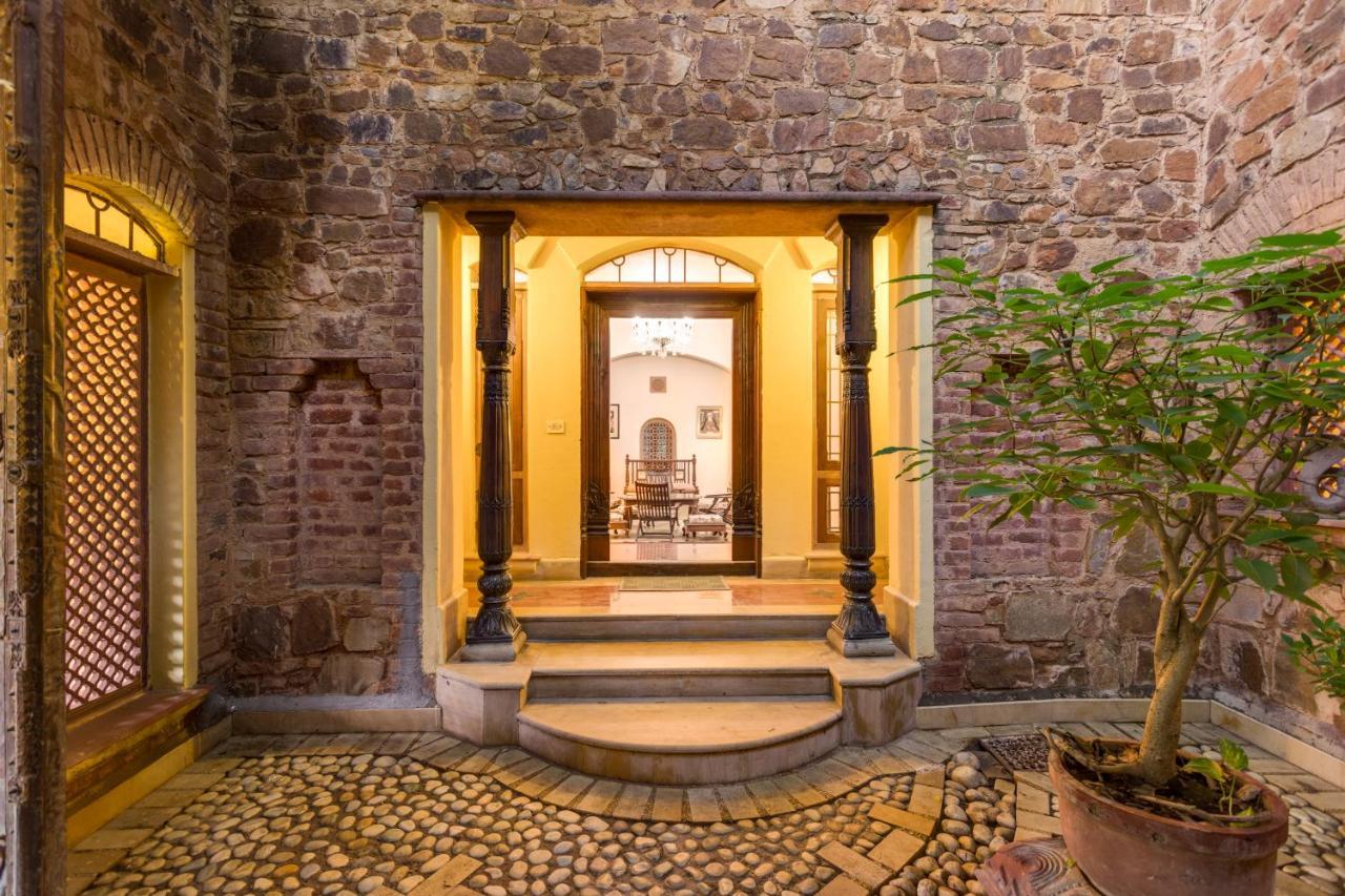 Hostie Chinar Haveli - Heritage Home With Pool, Gurgaon Buitenkant foto